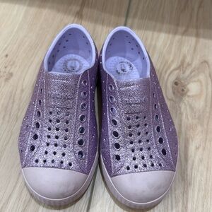 Natives sparkle size 9